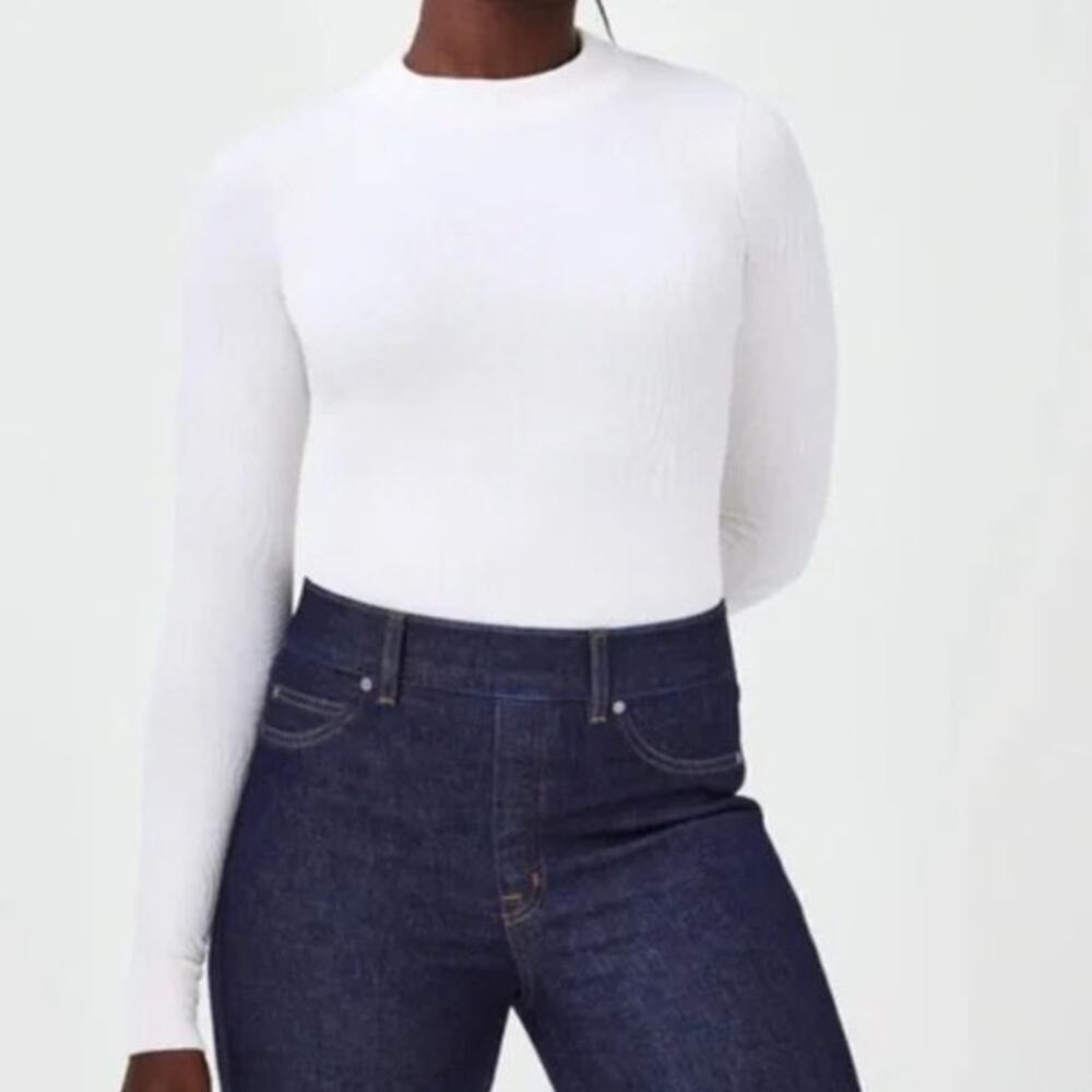 Spanx Seamless Swirl Textured Long Sleeve Top - Size XSmall